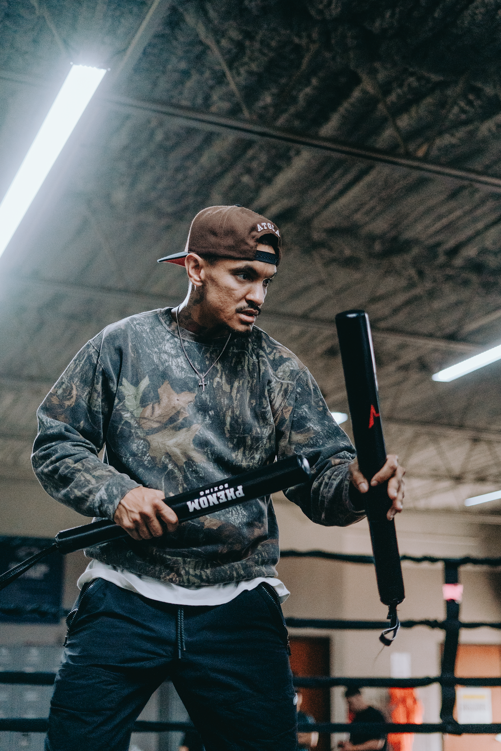 Boxing coaches save your joints and alternate your mitts! - Box-Up Nation™