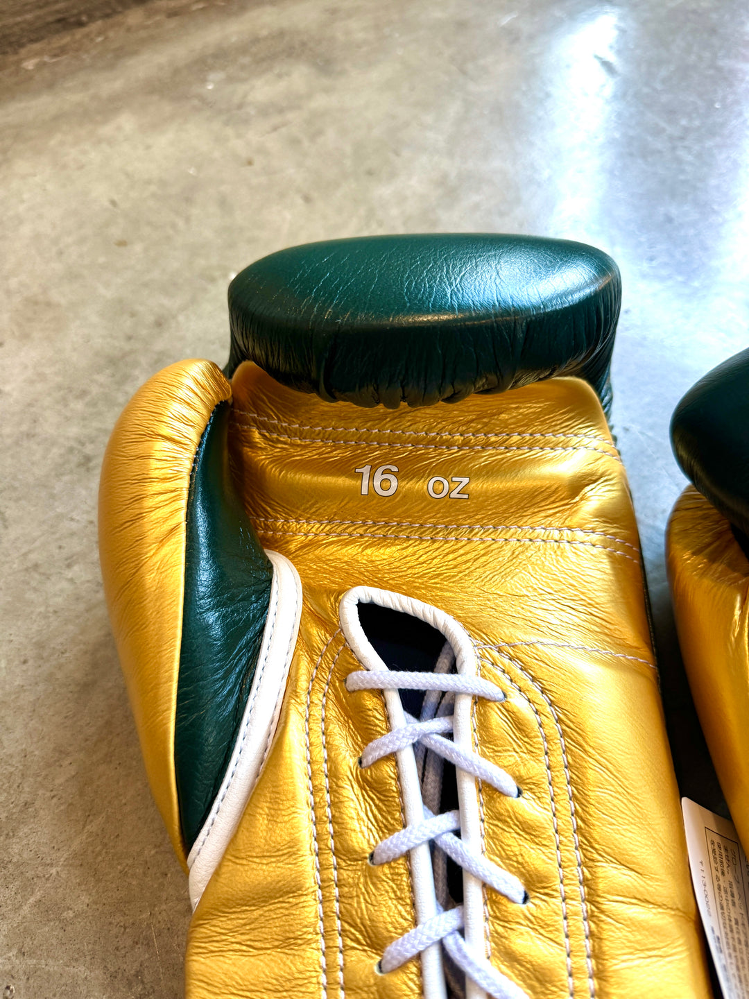 winning 16oz Blue/Gold Lace Up